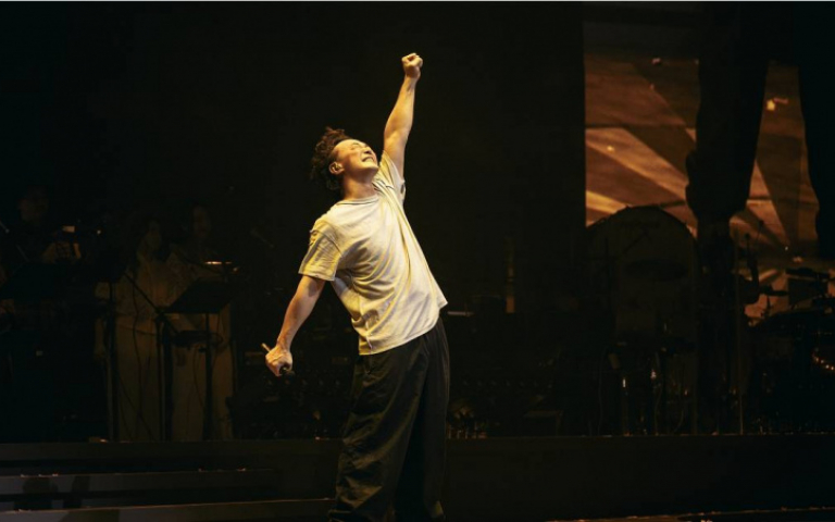 陳奕迅開唱哽咽吐心聲　「不拍我就沒存在價值 」