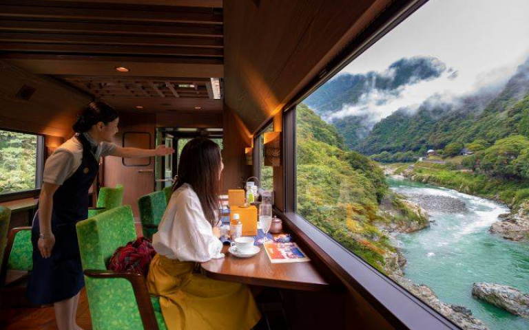 JR四國、台鐵松山車站10周年紀念活動！打造人氣觀光列車「伊予灘物語」！