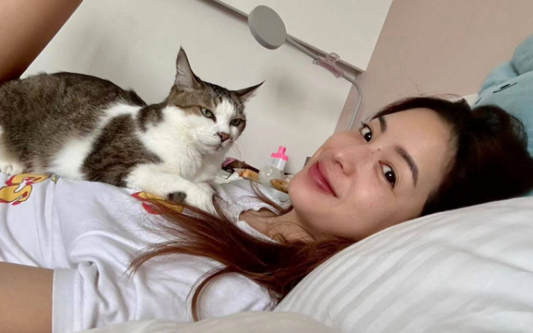 寵物情緣／莫允雯領養兩貓成大貓奴　心疼毛孩走過鬼門關曝心願：希望牠當千年老貓