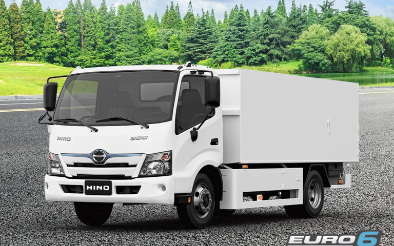 你知道「貨車」也有油電版的嗎？HINO推出300系列Hybrid油電複合動力商用車！