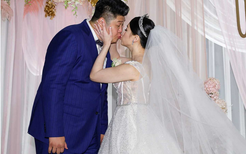 哈孝遠180萬補辦婚禮　謝忻、何守正眾星雲集祝福新人