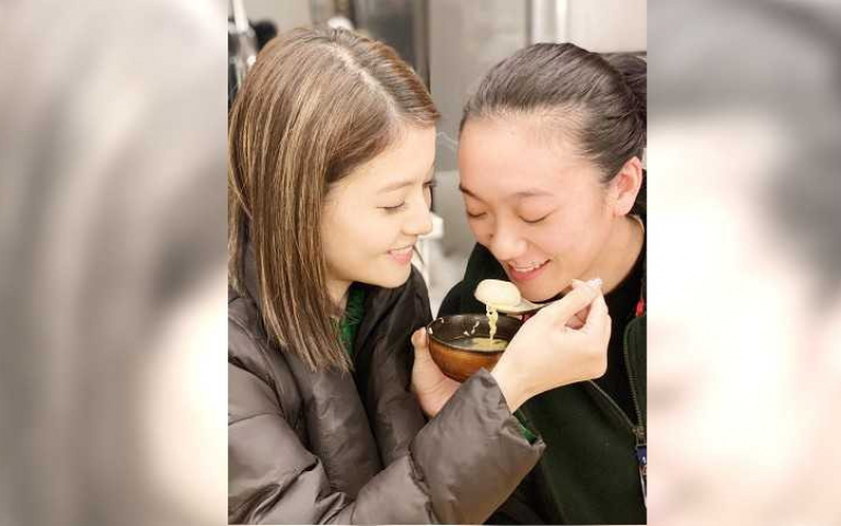 貓奴王樂妍、小8互比身上爪痕 「這也是一種愛的象徵!」